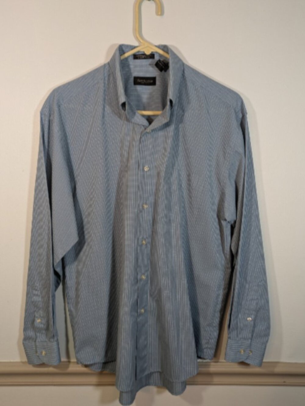 Van Heusen Mens 15-15.5 M Regular Fit Wrinkle Free Dress Shirt Long Sleeve